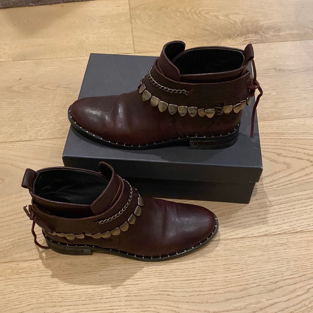 Freda Salvador boots
